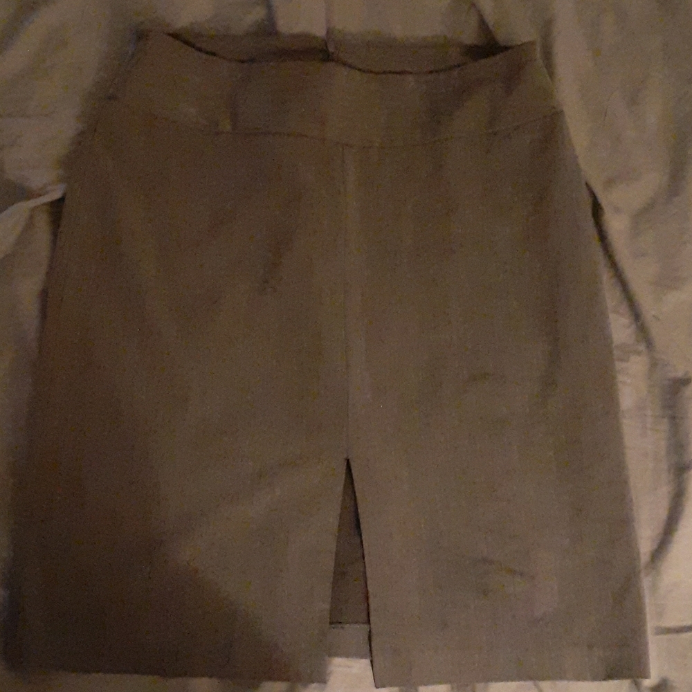 Grey pencil skirt